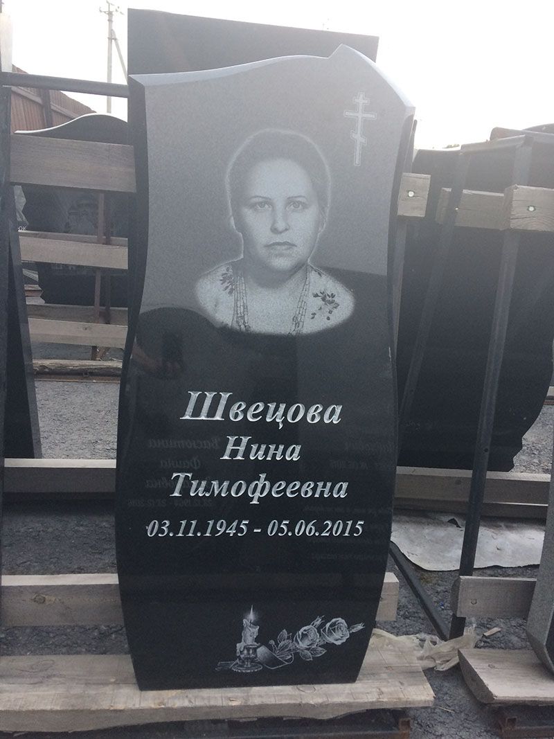 Памятник №063 из черного гранита — фото 3
