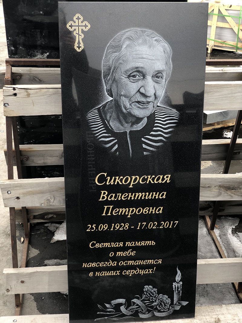 Памятник прямоугольный из черного гранита — фото 2