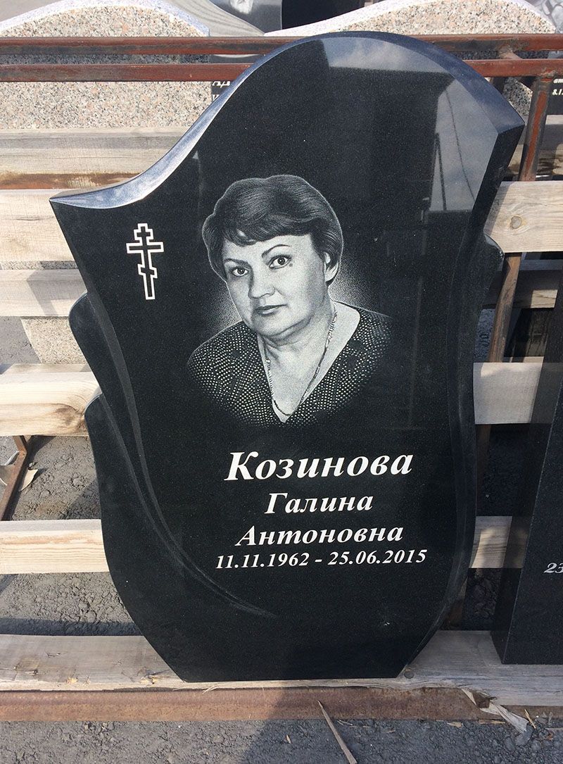 Памятник №008 из черного гранита — фото 4