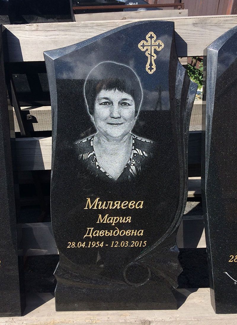 Памятник №037 из черного гранита — фото 2